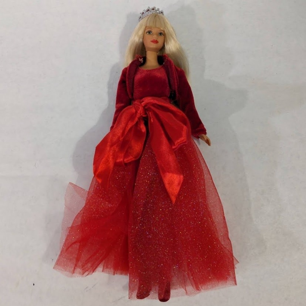 Vintage Very Velvet Barbie 1998 Blond Red Mattell Sparkly Tull Overlay 20528